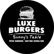 Luxe Burgers logo